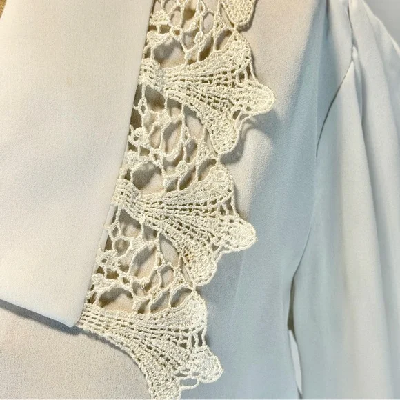 VINTAGE crochet floral lace collar blouse button down tailored lightweight 90s - Picture 5 of 17